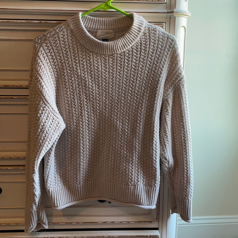 Universal thread sweater size S